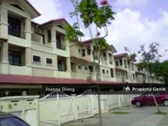 Townhouse for rent in Petaling, Damansara Damai