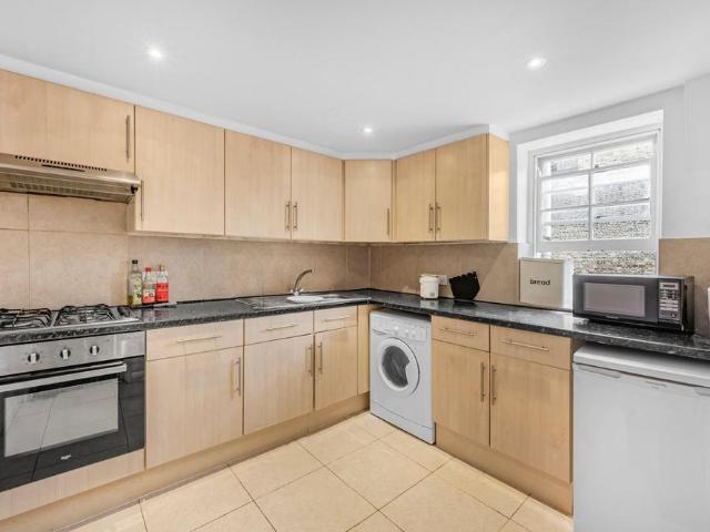 Apartment for rent in Chalk Farm, Greater London