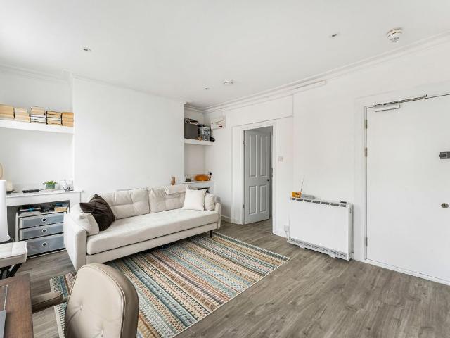Studio for rent in Chalk Farm, Greater London
