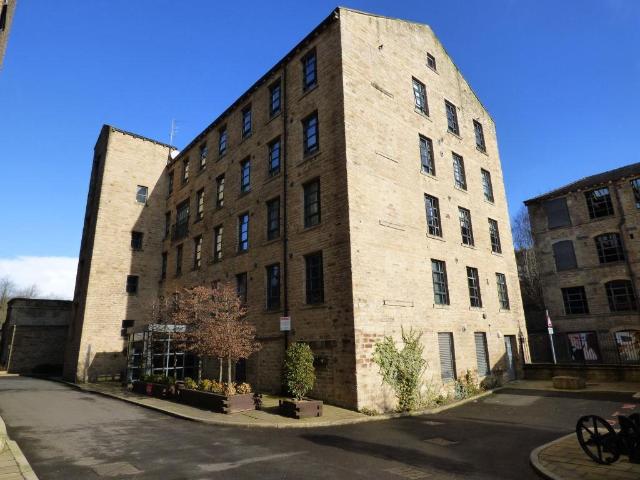 Apartment for rent in Longwood, West Yorkshire