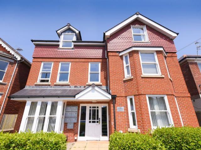 Apartment for rent in Pokesdown, Bournemouth