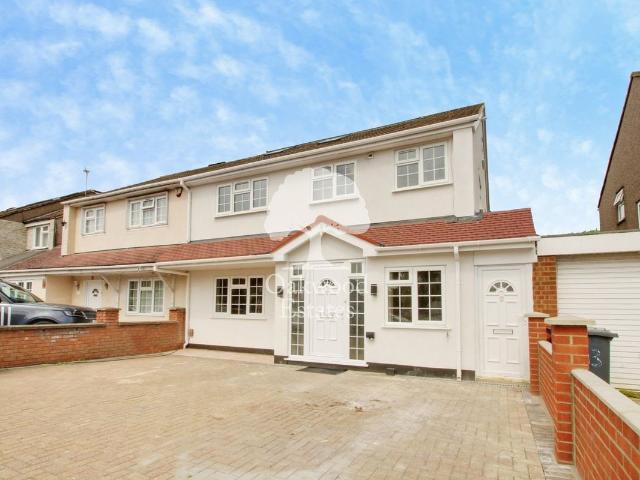 Room for rent in Slough