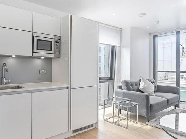House for rent in South Lambeth, Greater London