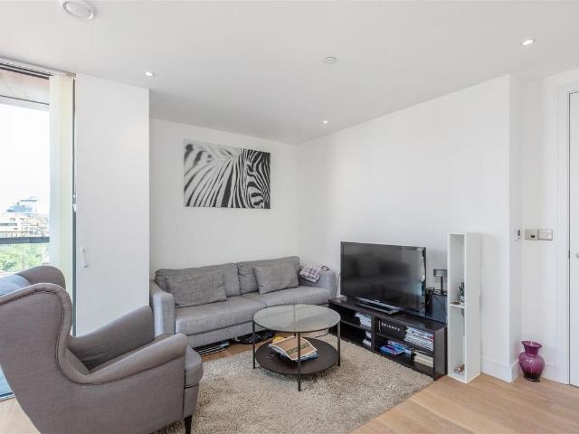 House for rent in South Lambeth, Greater London