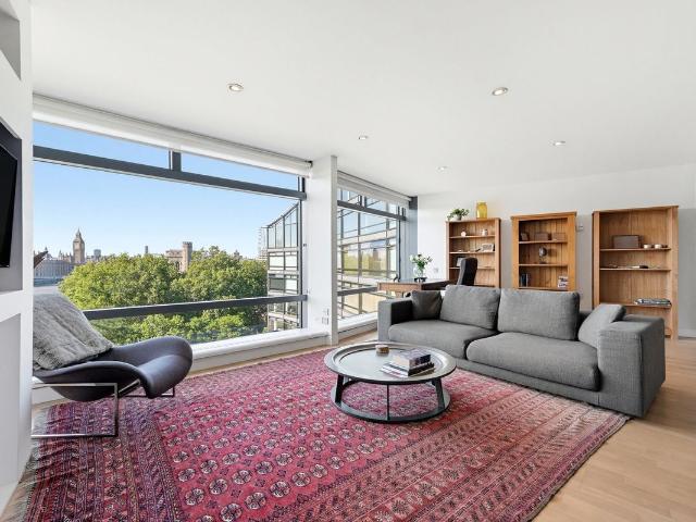 Apartment for rent in South Lambeth, Greater London