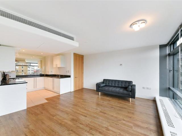 Apartment for rent in South Lambeth, Greater London