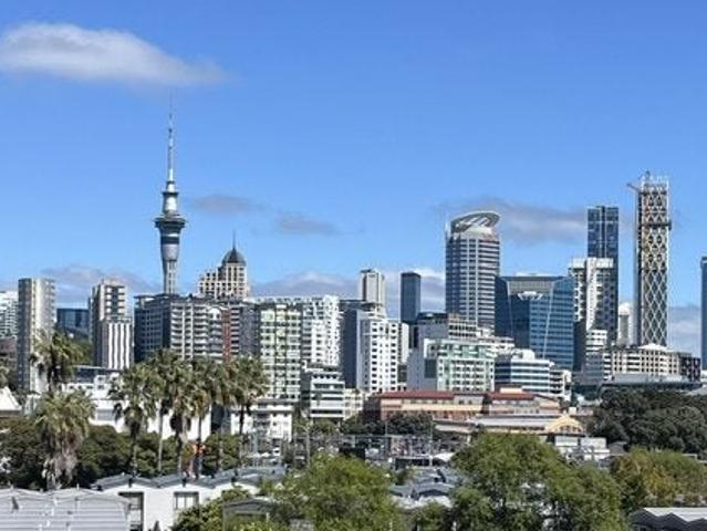 Apartment for rent in Mechanics Bay, Auckland