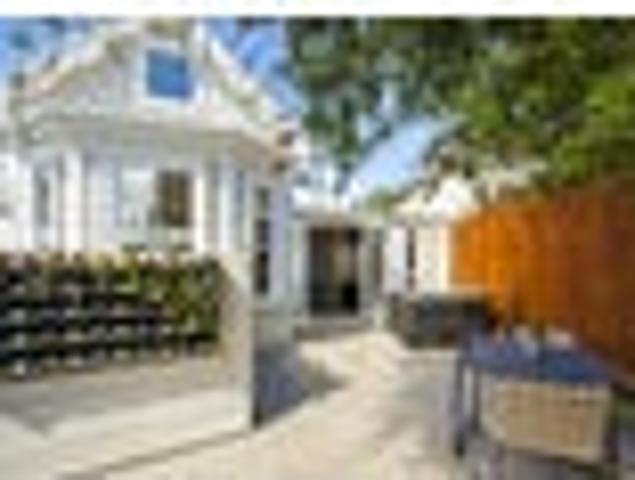 House for rent in Mechanics Bay, Auckland