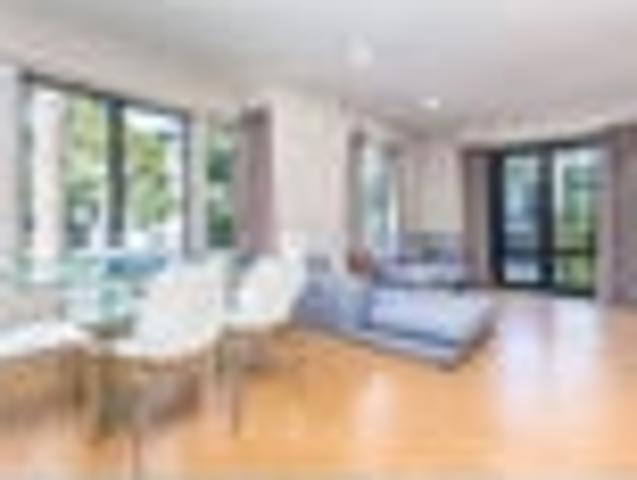 Townhouse for rent in Parnell