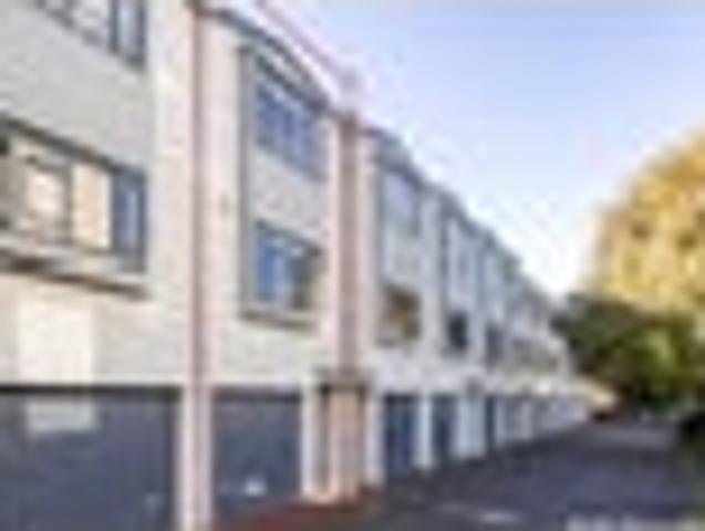Townhouse for rent in Auckland, Oroua County