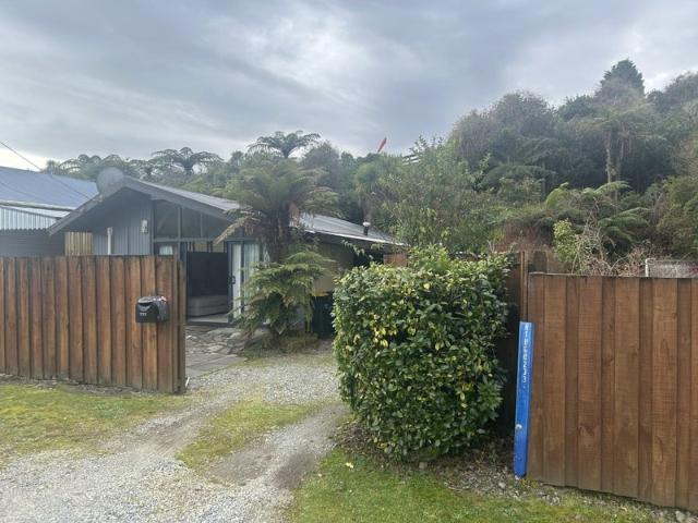 House for rent in West Coast