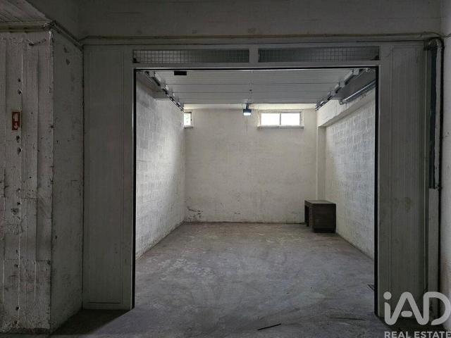 Garagem venda em Albufeira e Olhos de Água, Albufeira