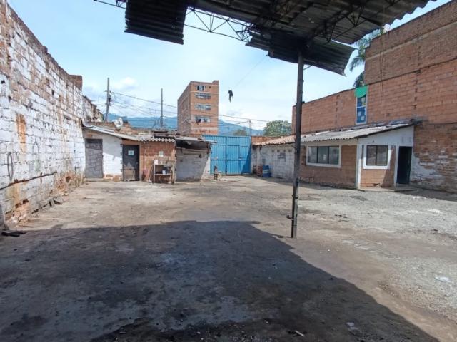 Parqueadero En Arriendo En Medellin En Suramericana A261060