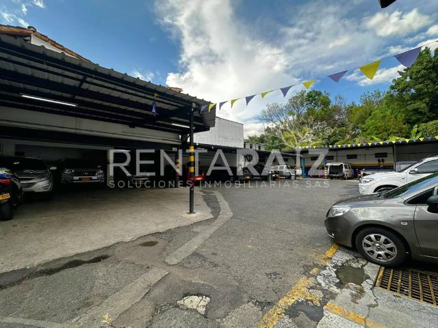 Parqueadero En Venta En Medellin En Los Colores V106429