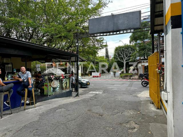 Parqueadero En Venta En Medellin En Los Colores V106429