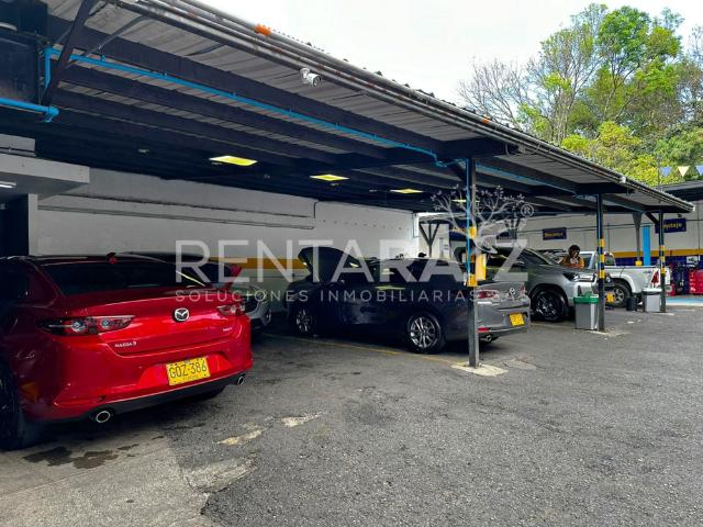 Parqueadero En Venta En Medellin En Los Colores V106429