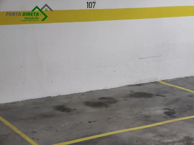 Garagem alugar em Madalena, Lisboa