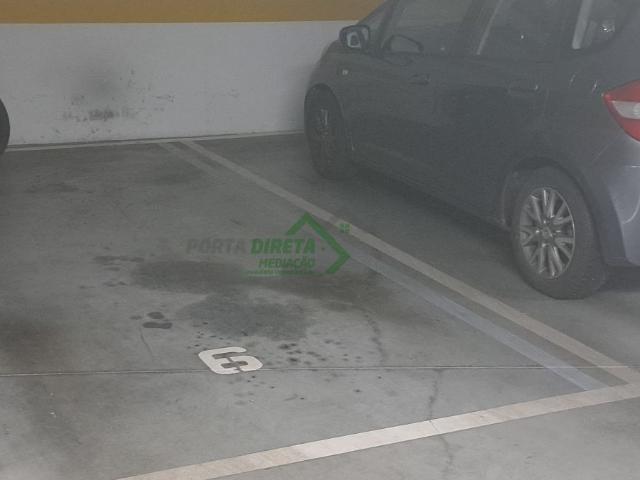 Garagem alugar em Penha de França, Lisboa