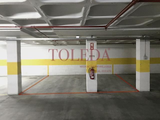 Garagem venda em Santiago Dos Velhos, Lisboa