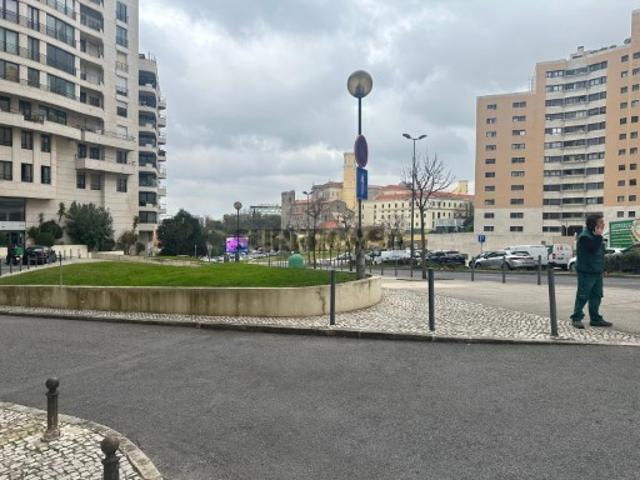 Garagem venda em Lisboa