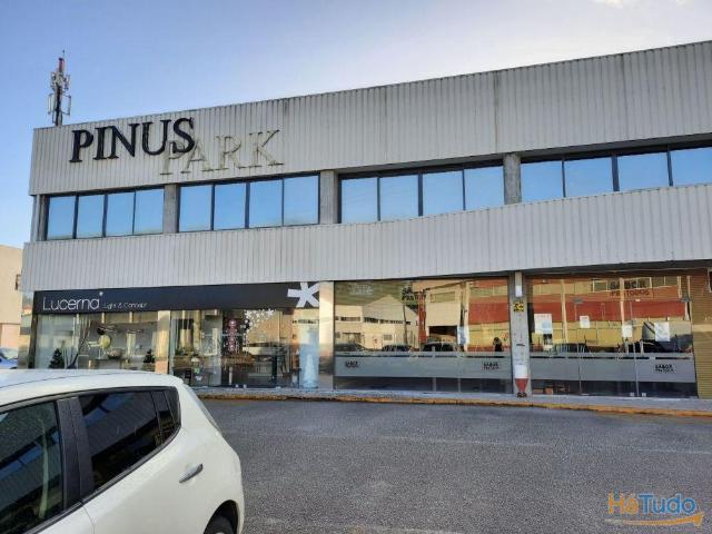 Garagem venda em Marinha Grande, Leiria