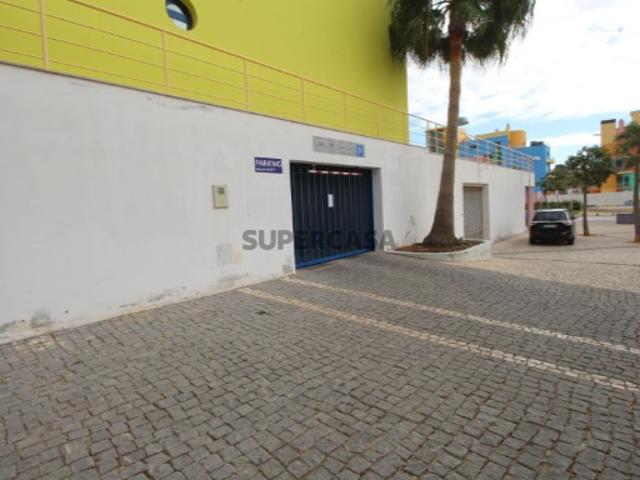 Garagem venda em Albufeira e Olhos de Água, Albufeira
