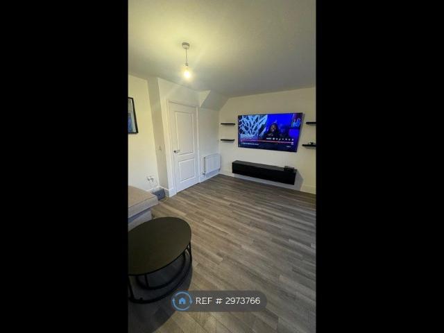 Room for rent in Oad Street, Kent