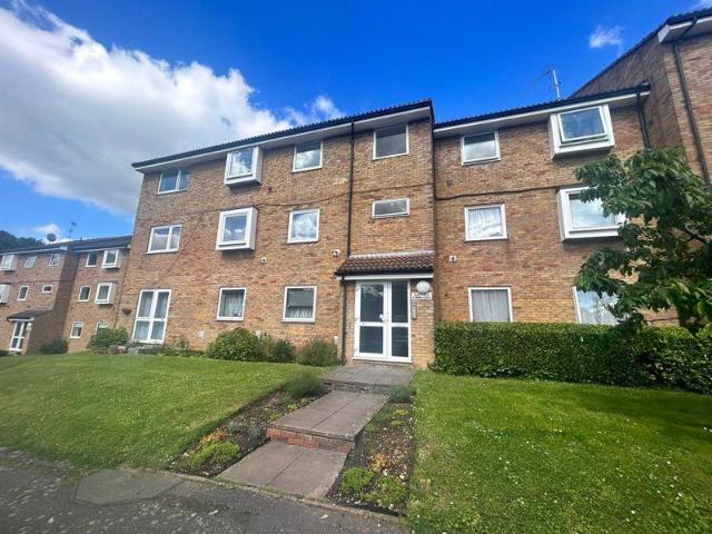 Apartment for rent in London Borough of Croydon, Purley