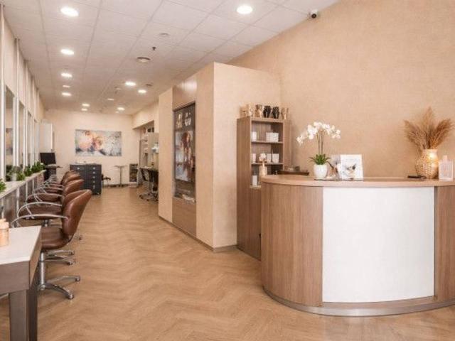Locale Commerciale in vendita a Zona Omogenea Milano Nord, Cormano