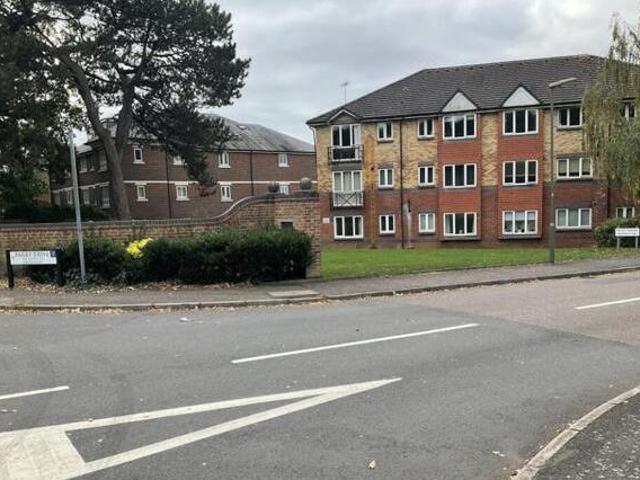 House for sale in Weybridge, Elmbridge