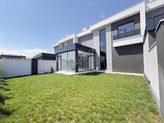 Selçuklu, Konya içerisinde satılık Villa