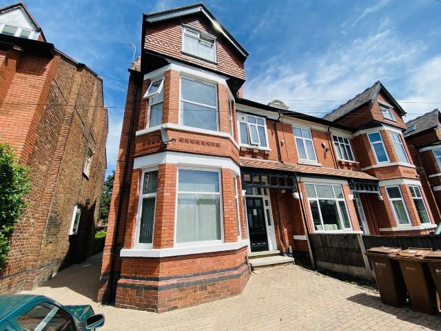 Studio for rent in Heaton Moor, Greater Manchester