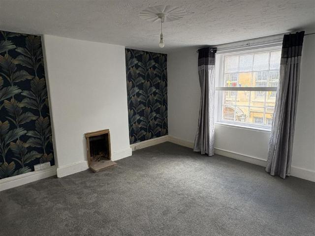 Apartment for rent in Dursley, School House