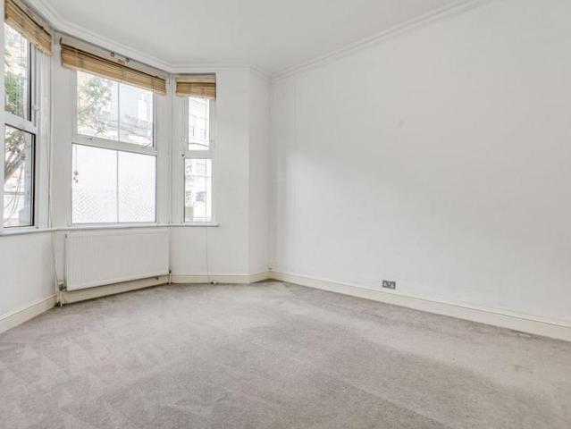 Apartment for rent in Sands End, Fulham