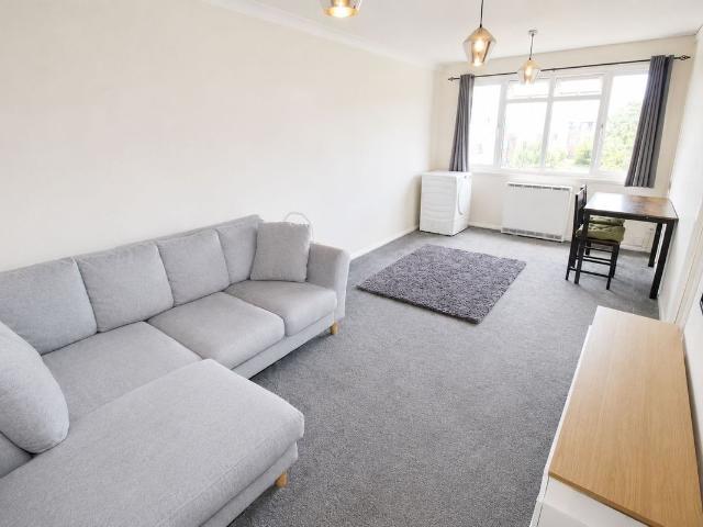 Apartment for rent in Slyfield, Westborough
