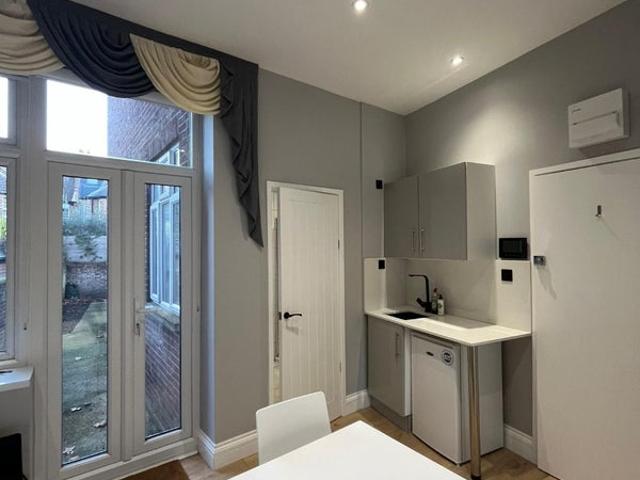 Studio for rent in Parson's Green, Greater London