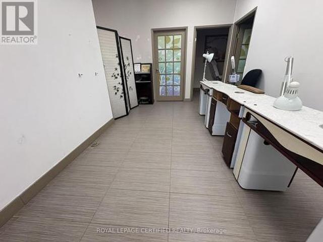 Commercial for rent in Milton, Ontario