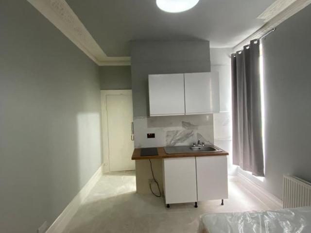 Studio for rent in Shacklewell, Greater London