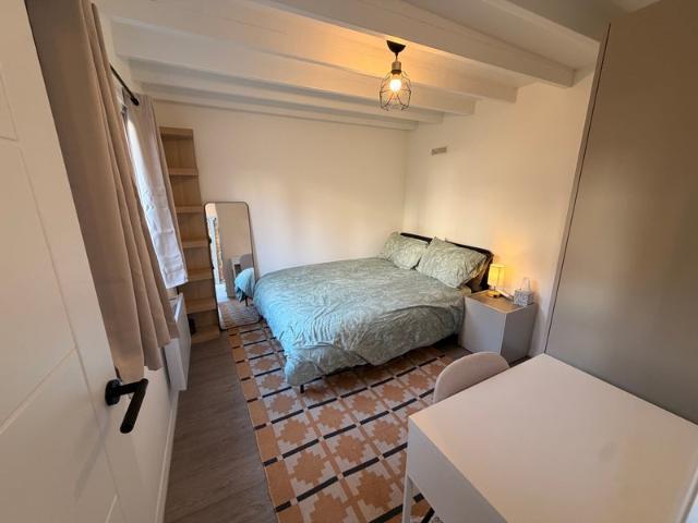 Studio for rent in Whetstone, Oakleigh Park