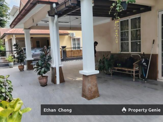 Bungalow for sale in Petaling, Subang Jaya