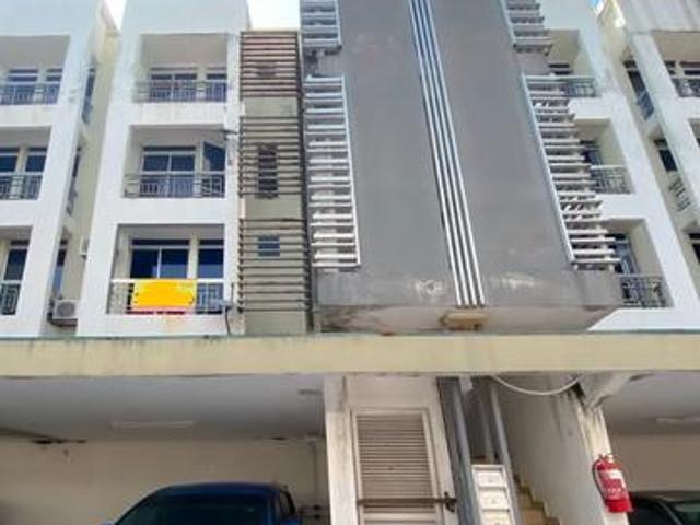 Townhouse for rent in Tanjong Sepat, Selangor