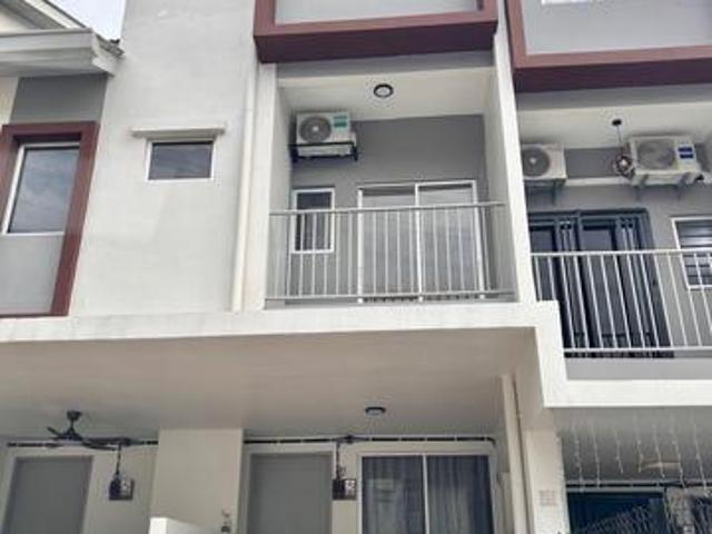 Townhouse for rent in Tanjong Sepat, Selangor