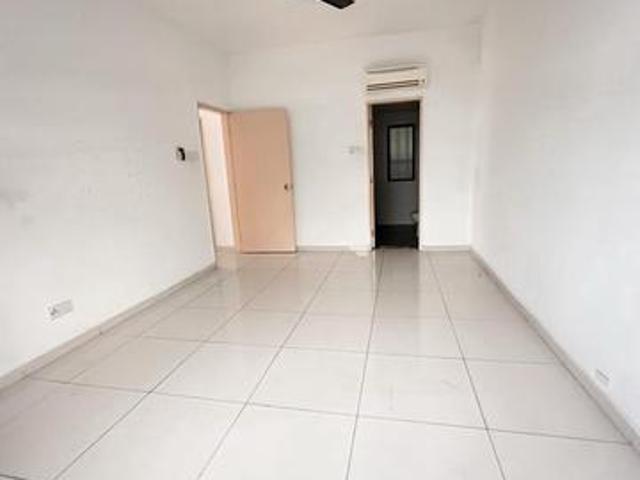 Serviced Residence for sale in Seri Kembangan, Majlis Bandaraya Subang Jaya
