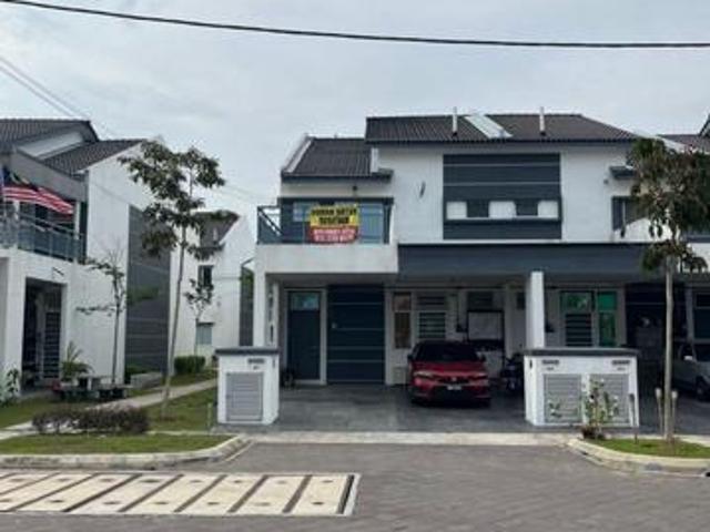 Townhouse for rent in Tanjong Sepat, Selangor