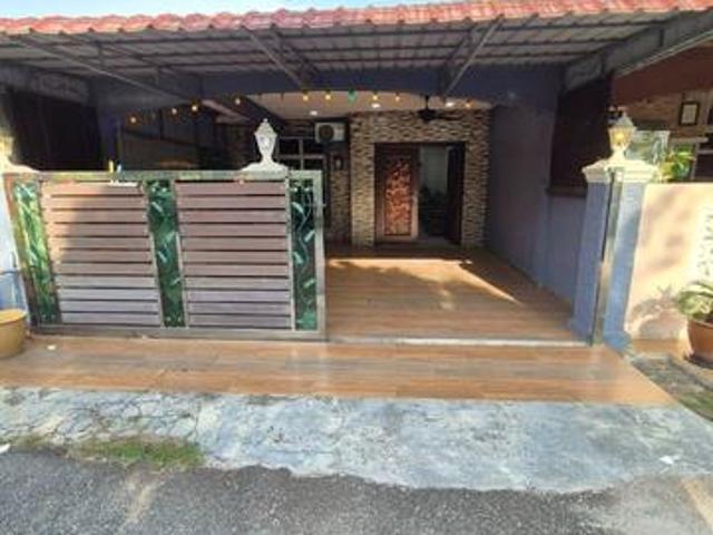 Terraced House for sale in Malaka