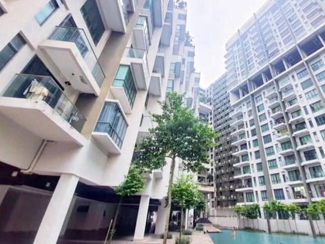 Serviced Residence for sale in Seri Kembangan, Majlis Bandaraya Subang Jaya