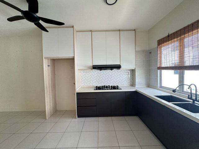 Townhouse for rent in Tanjong Sepat, Selangor