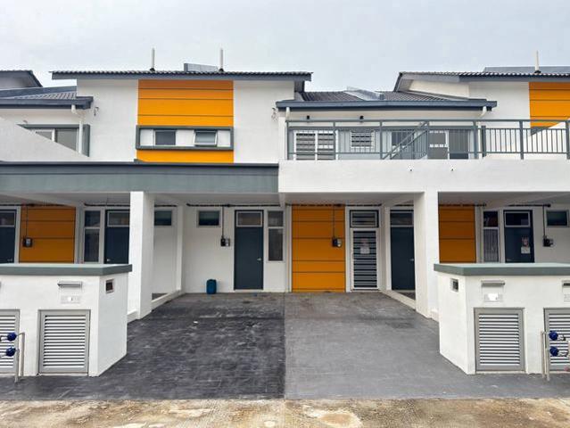 Townhouse for rent in Tanjong Sepat, Selangor