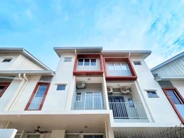 Townhouse for rent in Tanjong Sepat, Selangor