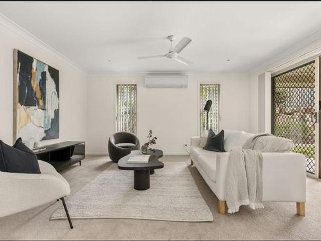 House for rent in Eatons Hill, Greater Brisbane